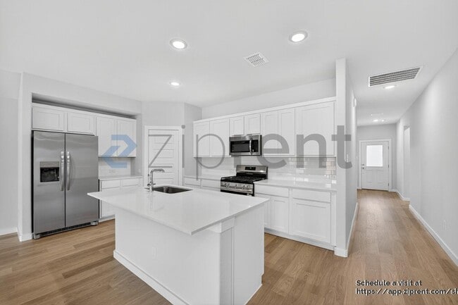 Building Photo - 1010 Rosemary Hl Dr