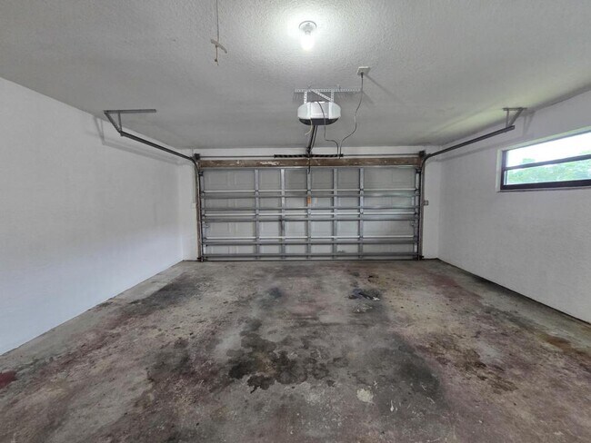 Building Photo - 1420 Mariner Blvd