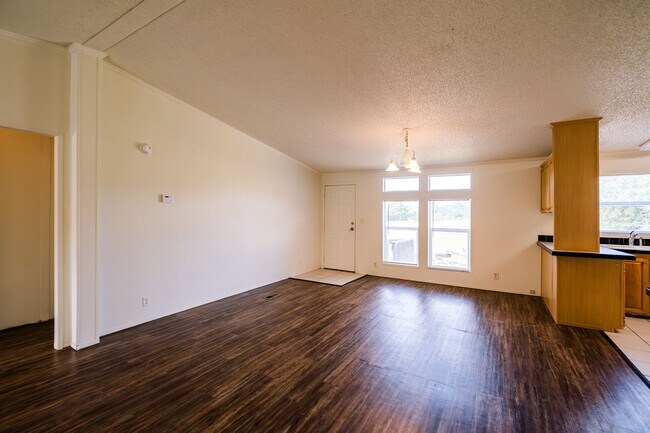 Building Photo - 3bed/2bath Mobile Home Available in Noble ...