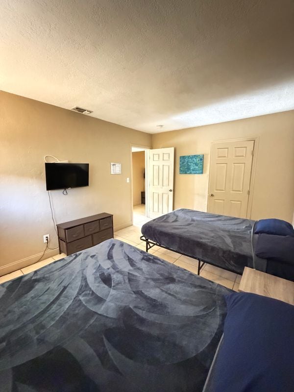 Building Photo - 212 SW 2nd Terrace