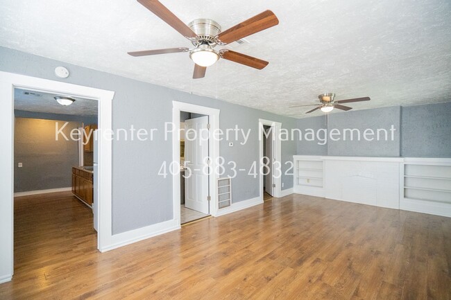Building Photo - Beautiful 2 Bed 1 bath Home in OKC!