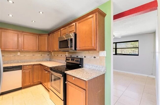 Building Photo - 600 S Oxalis Ave