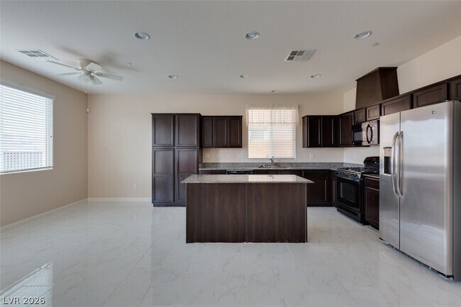 Building Photo - 85 Avenza Dr