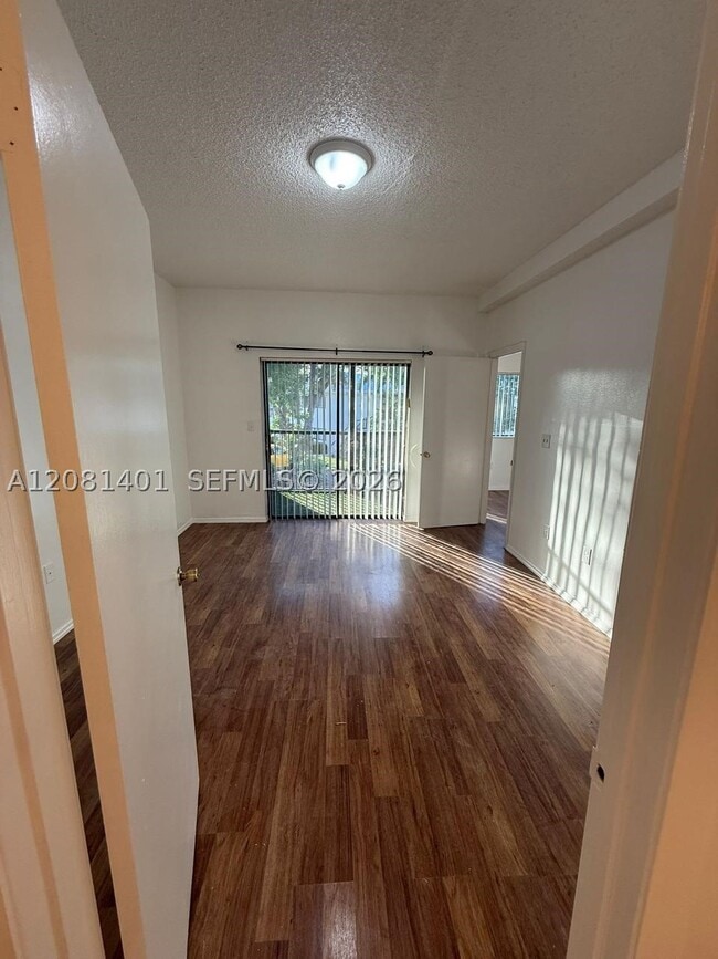 Building Photo - 2550 SW 18th Terrace