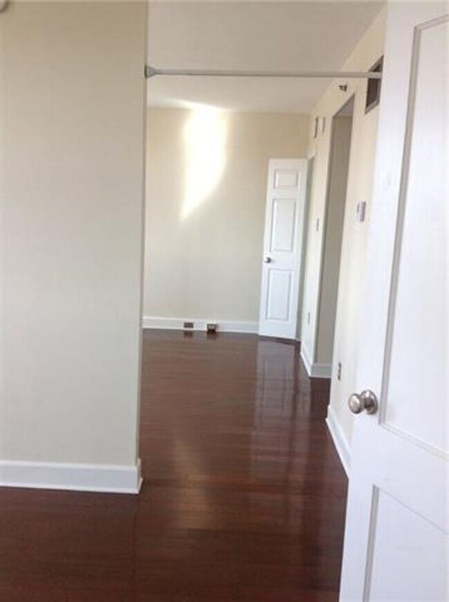Building Photo - Live on St Charles Avenue with all that th...