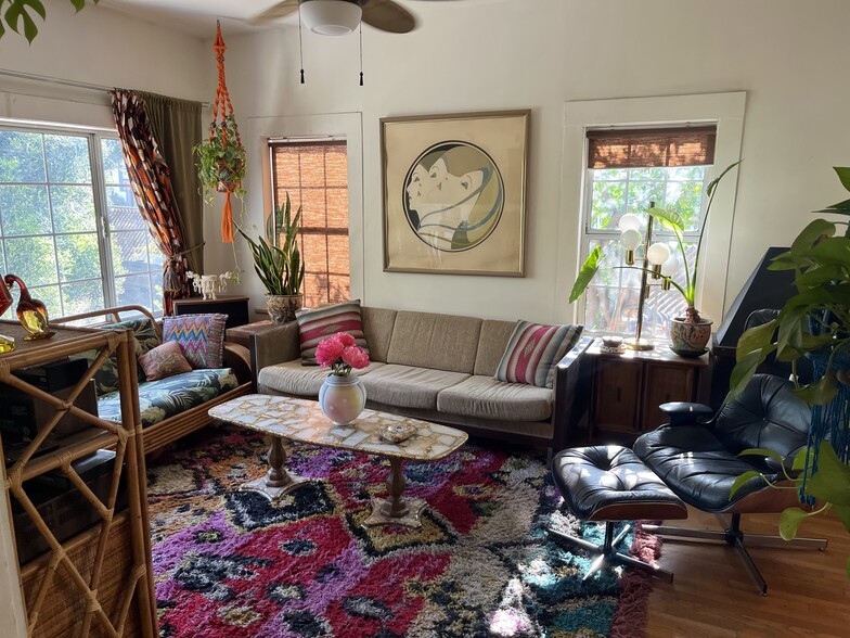 Building Photo - 1003 N Coronado St