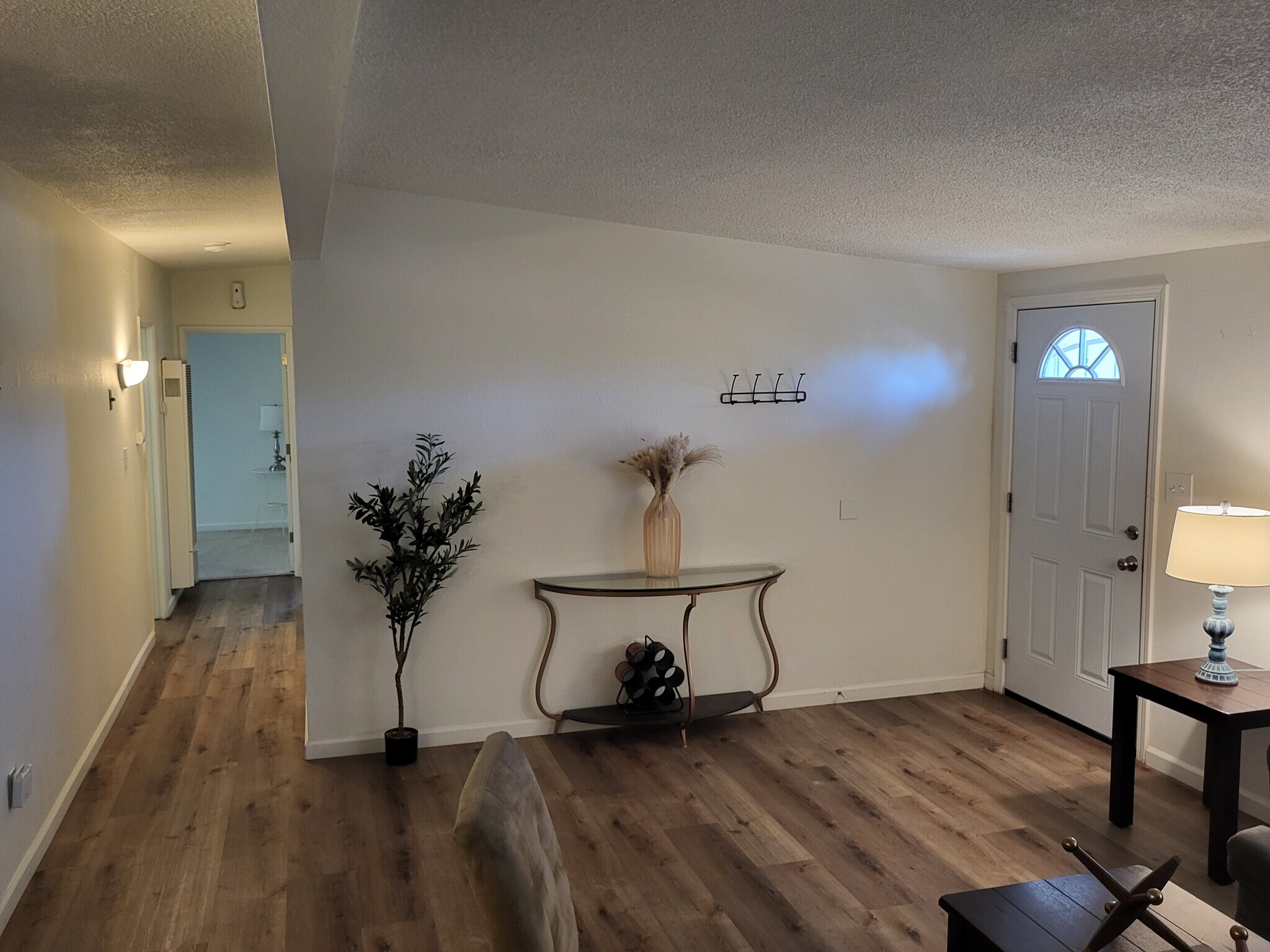 Building Photo - 14972 La Brisa Rd