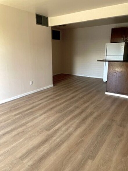 Primary Photo - Royal ElCon Apartments