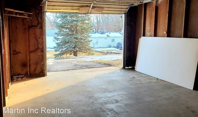 Building Photo - 3 br, 1 bath House - 226 Madison St