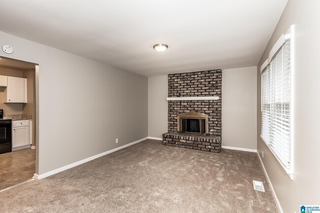 Building Photo - 1717 Bobolink Ln NE