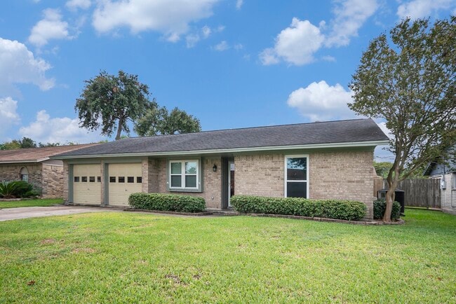 Building Photo - 2801 Westbury Ln