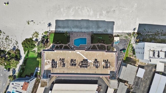 Building Photo - 255 The Esplanade N