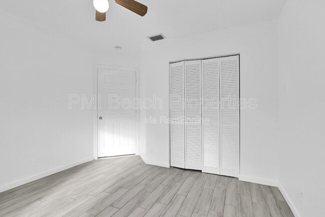 Building Photo - 13900 Folkestone Cir