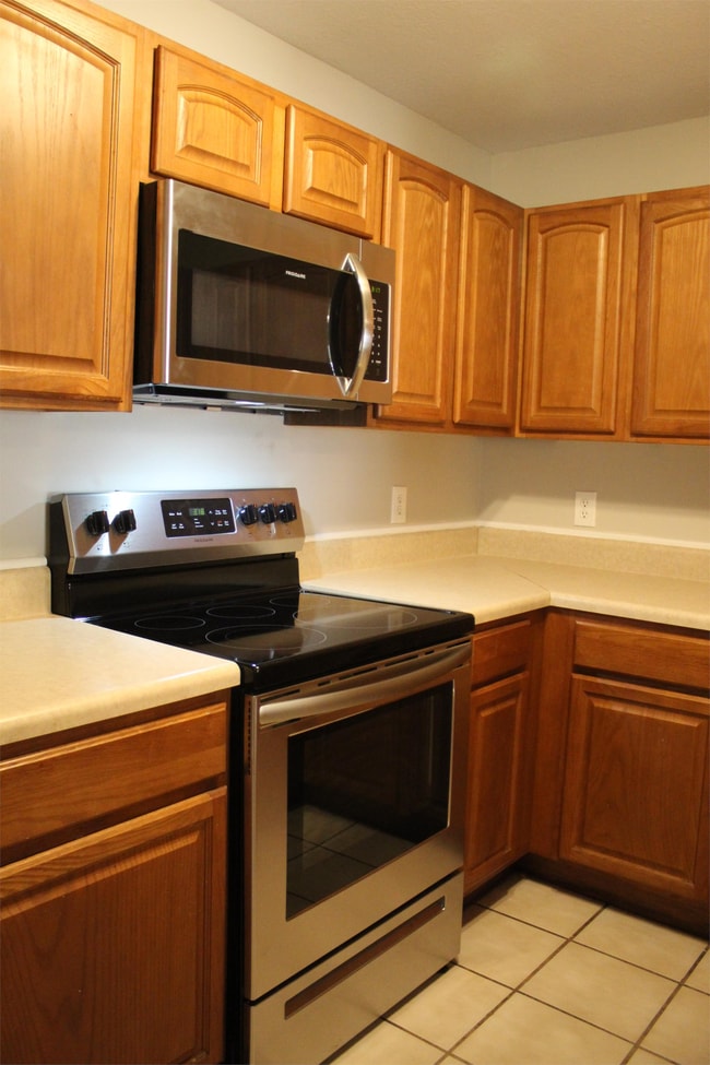 Building Photo - 7638 Emory Cove Way