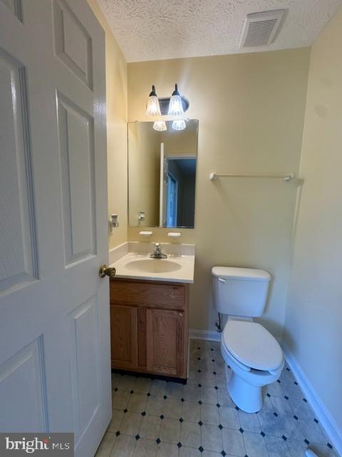 Building Photo - 16100 Edenwood Dr