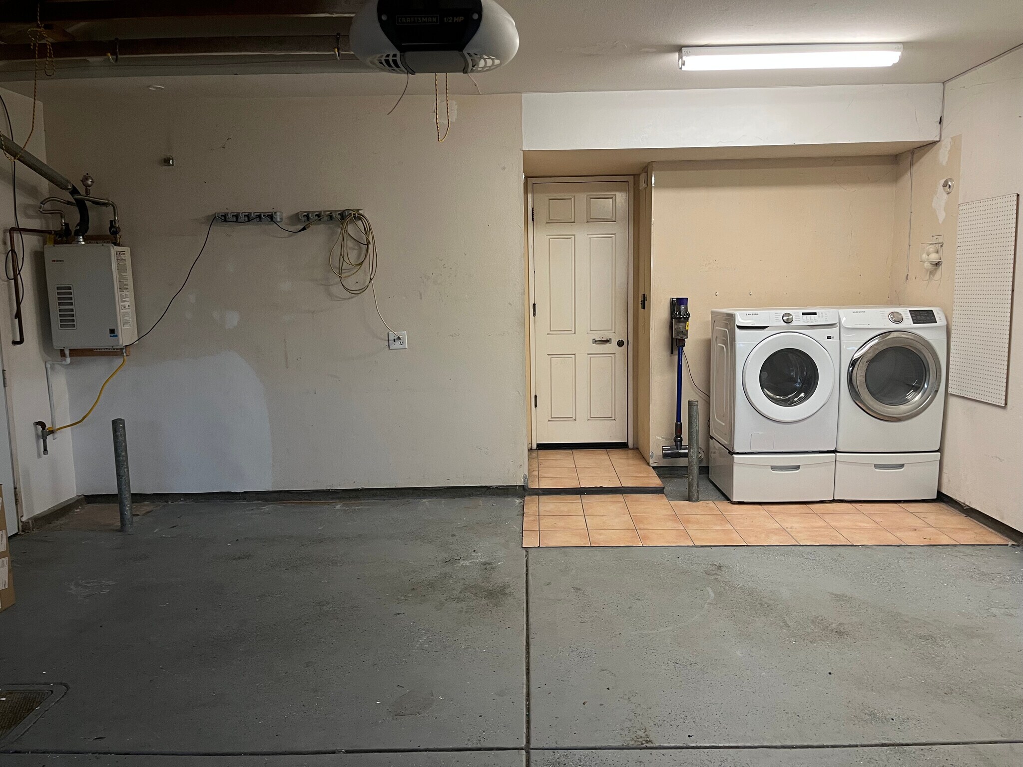 Building Photo - 1239 Calle Fantasia