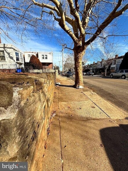 Building Photo - 5118 Oakland St