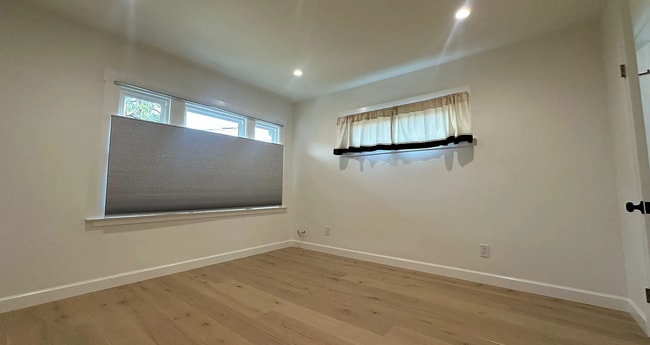 Building Photo - Fully Renovated 3BR/2.5BA SFH | Modern Upgrades | Prime San Mateo Location!