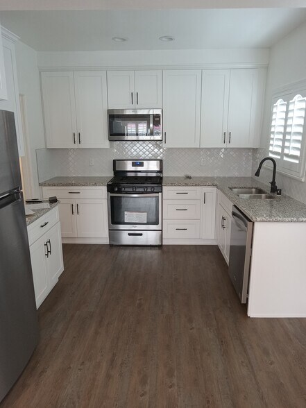 Building Photo - 2216 S Marvin Ave