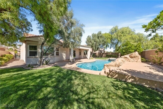 Building Photo - 916 Viscanio Pl