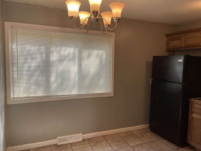 Building Photo - COMING SOON: Bright 3-Bed Home with Spacio...