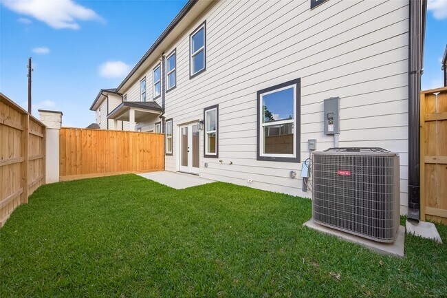 Building Photo - 12319 New Jordan Ln