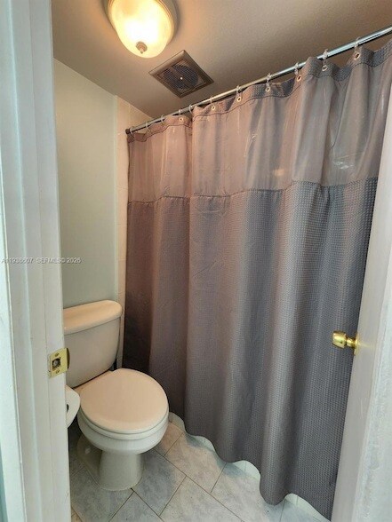 Building Photo - 401 Golden Isles Dr