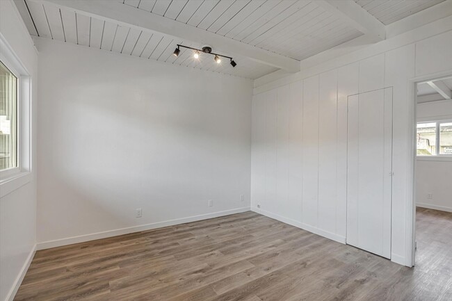 Building Photo - Ground Floor 1 Bed/1Bath Apartment in El Cerrito - Remodeled with 1 Parking Space Included