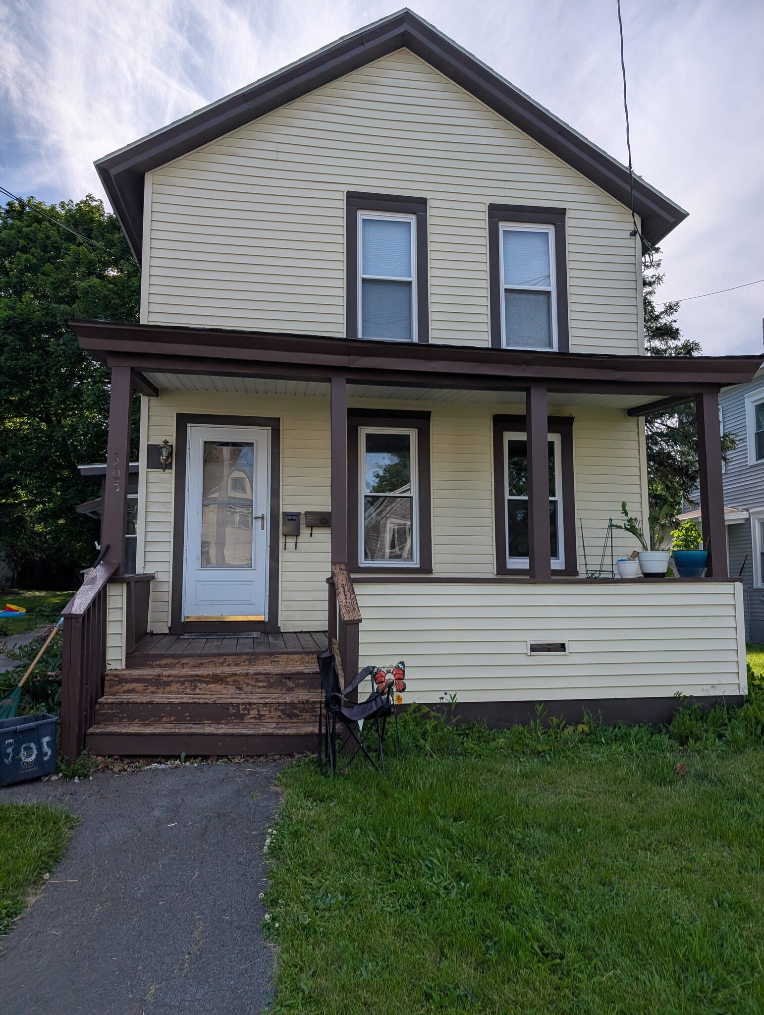 Front of house - 305 N Center St