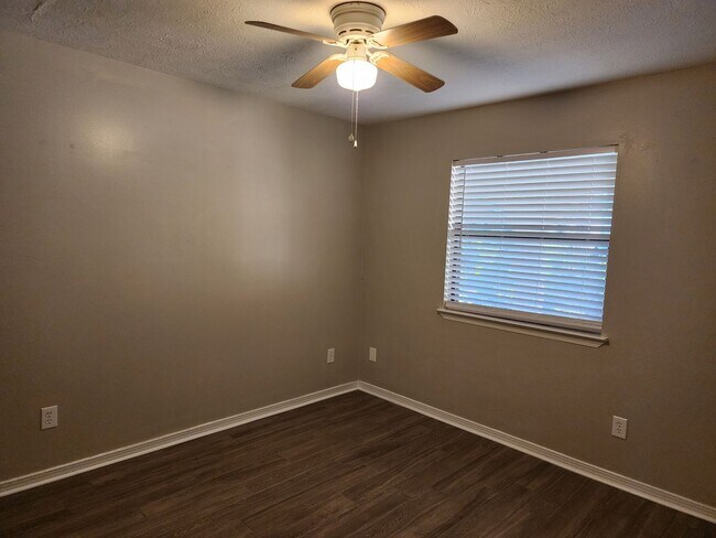 Building Photo - Harbour Towne