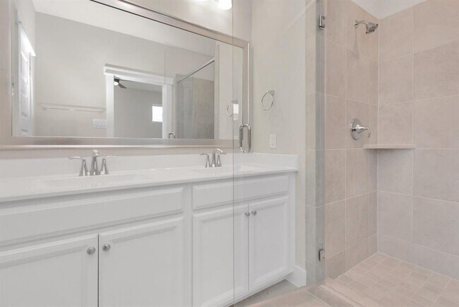 Building Photo - 739 Strawberry Pines Ct