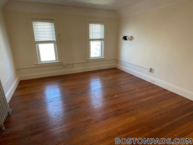 Building Photo - 81 Electric Ave