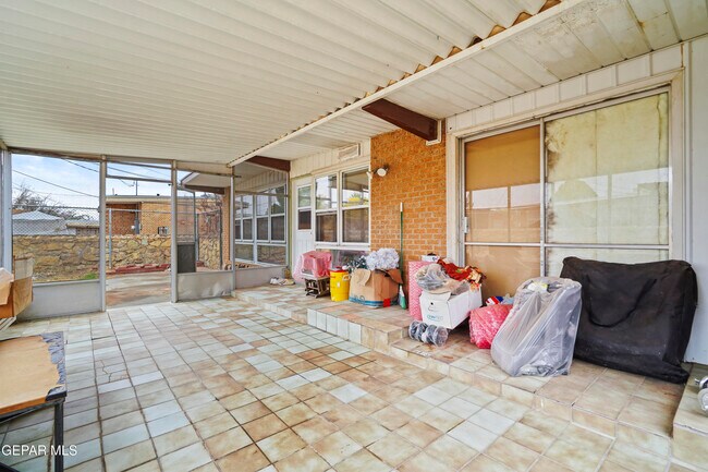 Building Photo - 5113 Jerry Dr