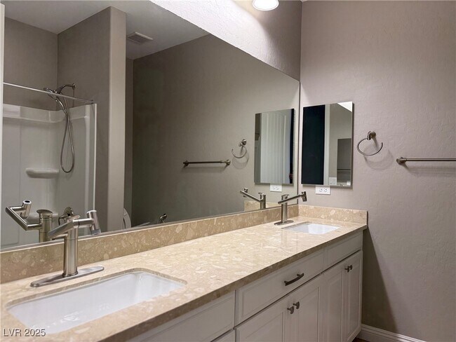 Building Photo - 304 Rezzo St