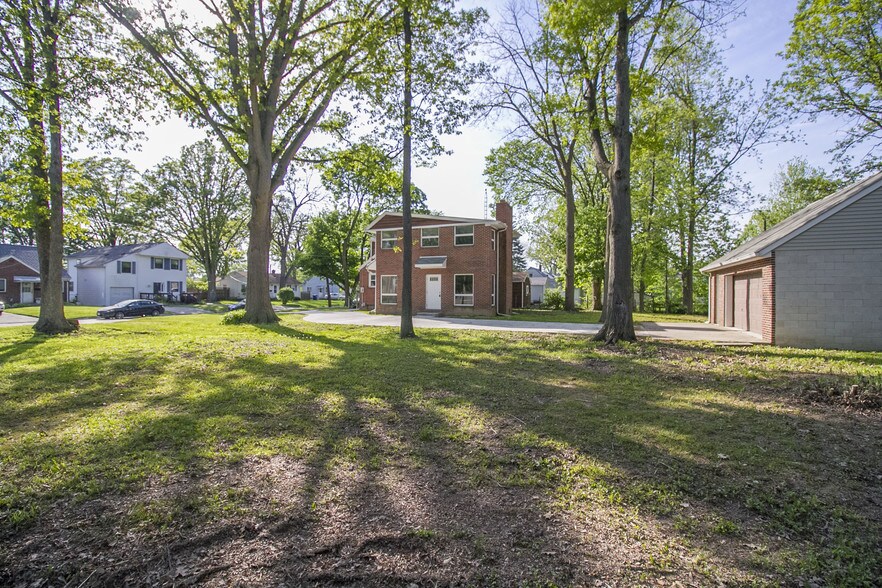 Building Photo - 2943 Escott Ave