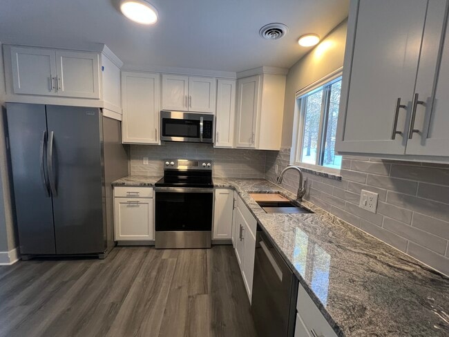 Building Photo - 53 Ember Ln