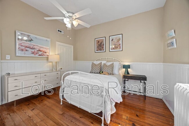 Building Photo - 139 1/2 Broad Street