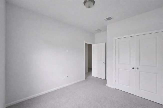 Building Photo - 511 Pulitzer Dr