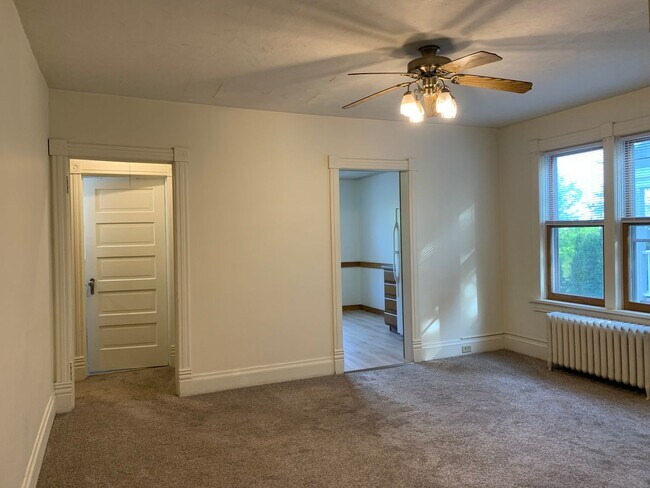 Building Photo - 2128-2130 E 2nd St