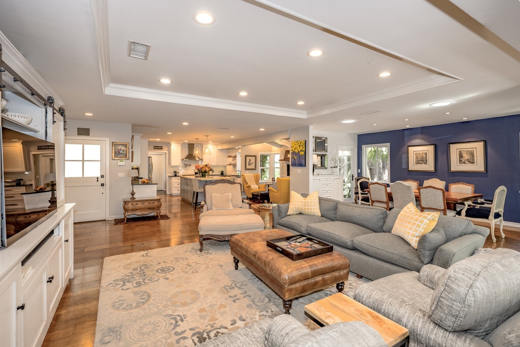 Building Photo - 2152 Grand Oaks Ave