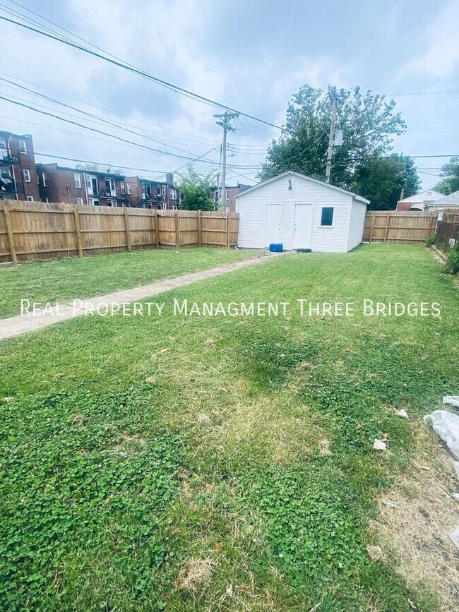 Building Photo - 5533 Grace Ave