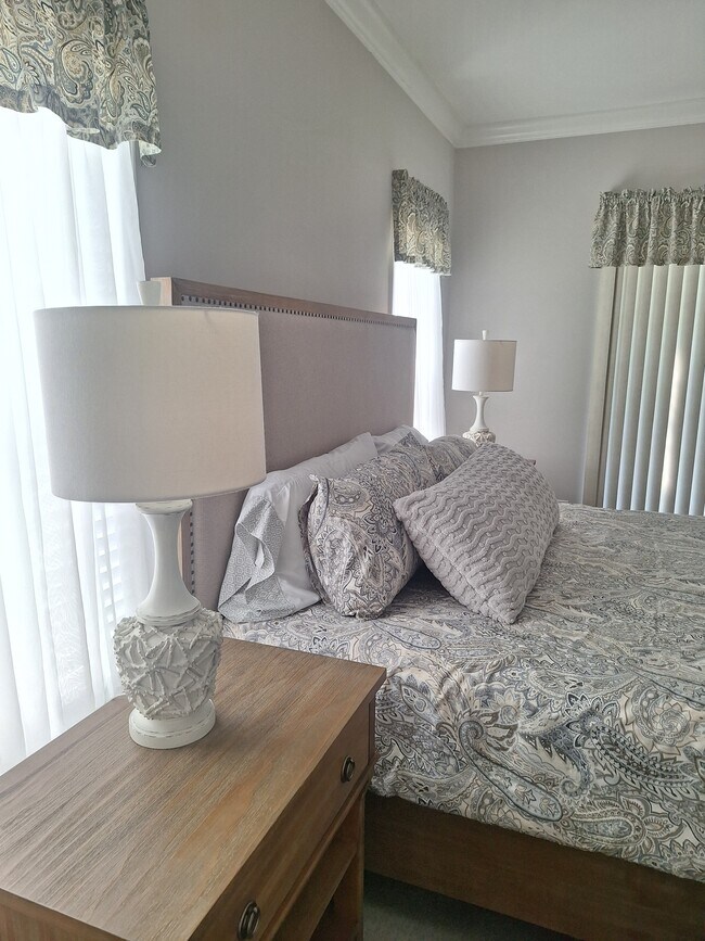 Building Photo - 29201 S Jones Loop Rd