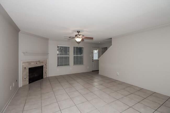 Building Photo - 2823 Packard Elm St