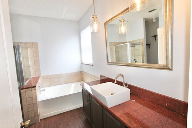 Building Photo - Oviedo - 3 Bedroom, 2 Bathroom - $2,345.00