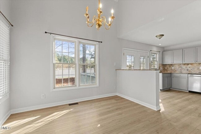 Building Photo - 102 Mint Hill Dr