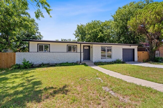 Primary Photo - 711 Santa Rosa Dr