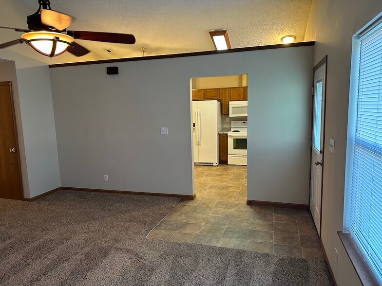 Building Photo - 1128 Sourgum Lane