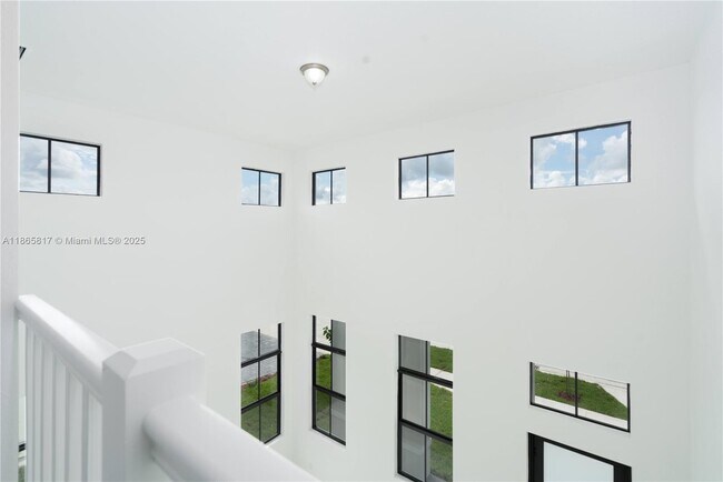 Building Photo - 14425 SW 13th Terrace