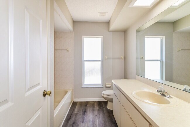 Building Photo - 3352 Bluestone Ave