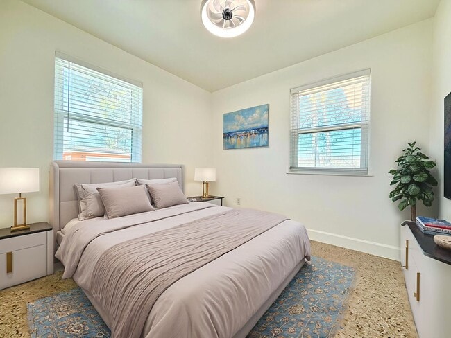 Building Photo - 748-750 Bethune St